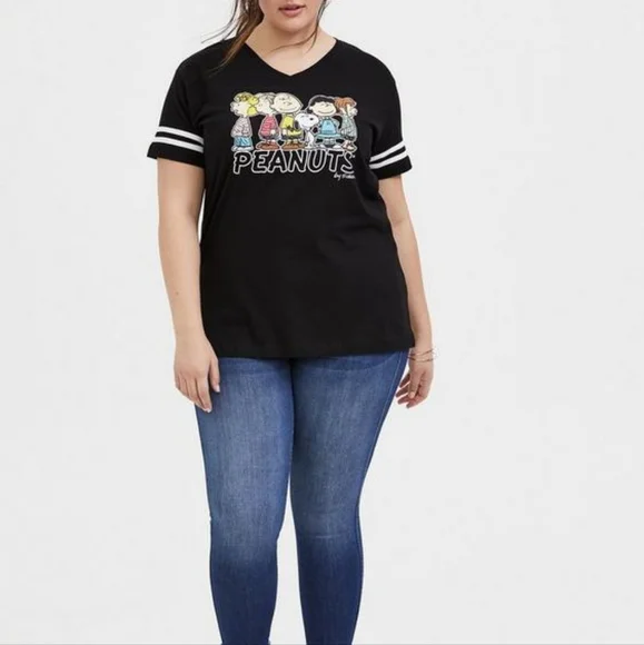 Torrid - Peanuts Charlie Brown & Snoopy Black Football Tee - Picture 3 of 5